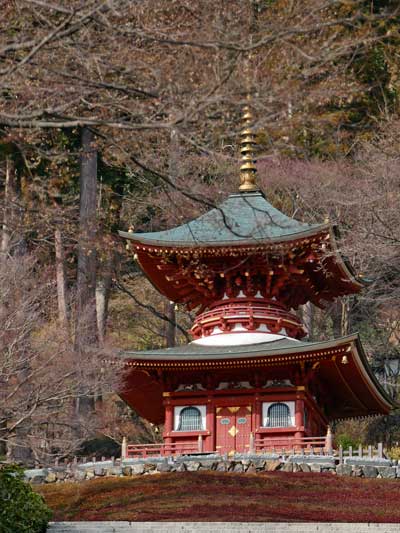 ダルマ祈願勝運の寺　箕面市の勝尾寺