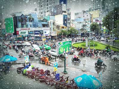 ベトナム ホーチミン市中心部のにわか雨