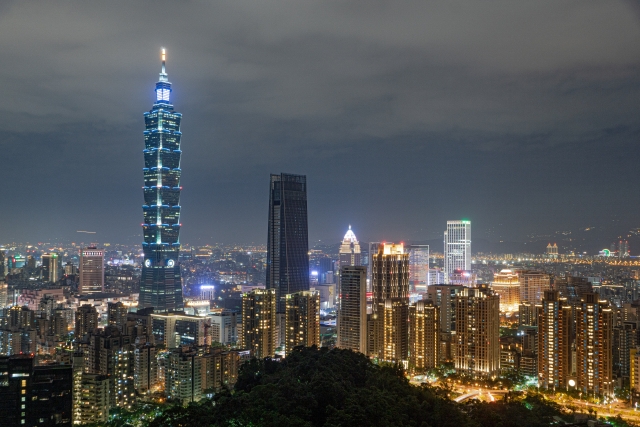 台湾の夜景_日章アステックに台湾の新人